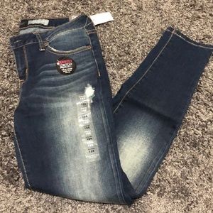 Slightly ripped dark wash Aeropostale jeans